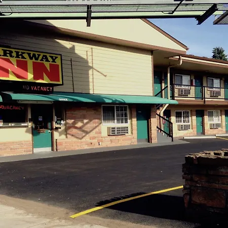 Parkway Inn-2